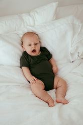 بدلة للجسم من البامبو العضوي - أخضر داكن