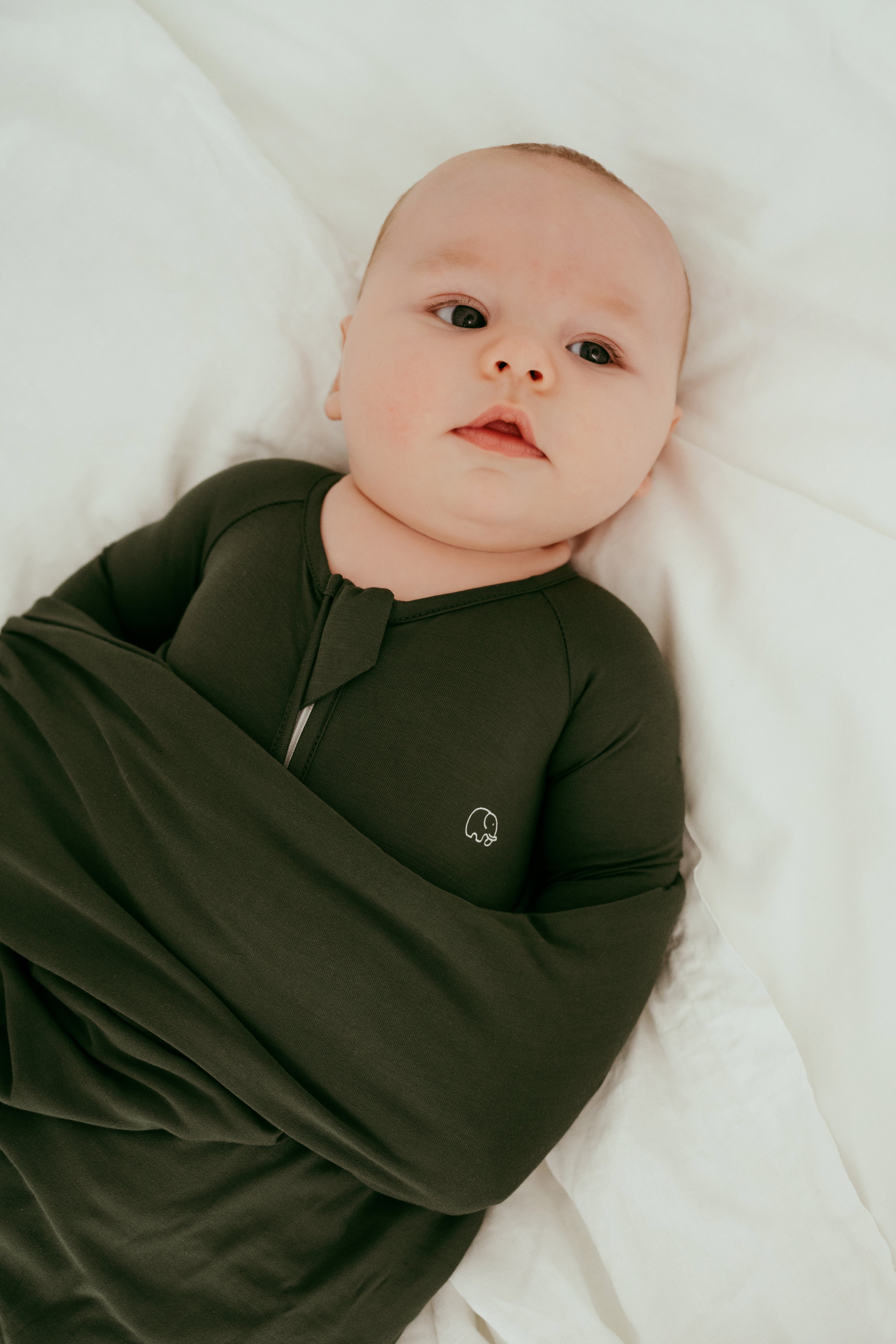 Anvi Baby Couture - Bamboo Spandex & Hat Set - Green Anvi Baby Couture - Bamboo Spandex & Hat Set - Green