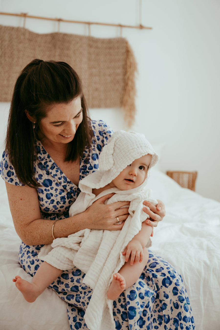 Hooded Muslin Bath Towel | White Lotus